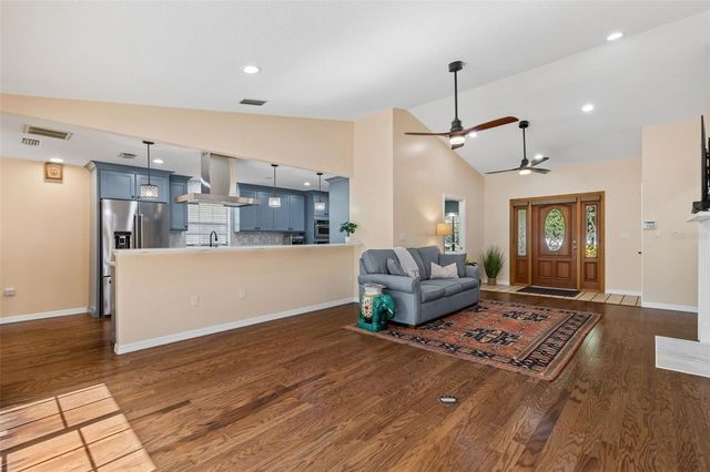 538 OLEANDER WAY S, St Petersburg, FL 33707