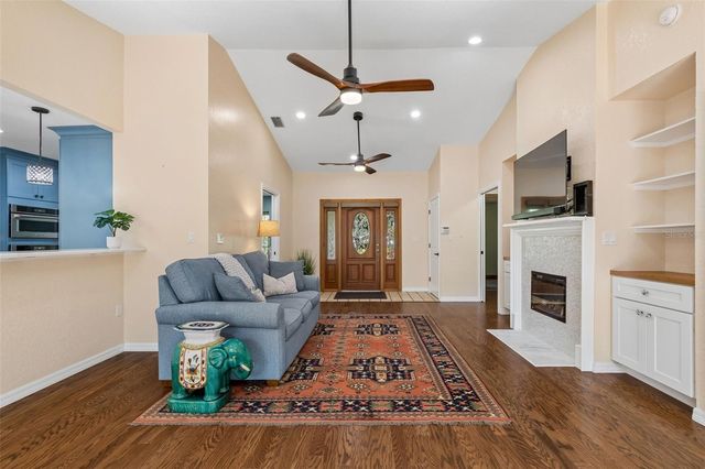 538 OLEANDER WAY S, St Petersburg, FL 33707