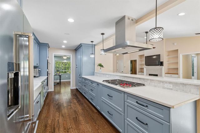538 OLEANDER WAY S, St Petersburg, FL 33707