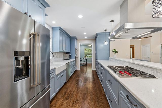 538 OLEANDER WAY S, St Petersburg, FL 33707