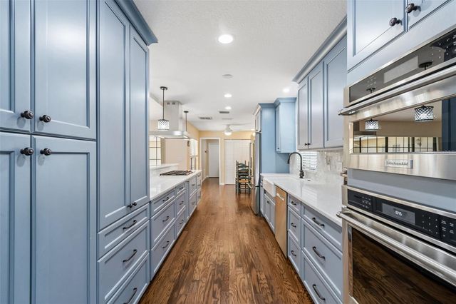 538 OLEANDER WAY S, St Petersburg, FL 33707