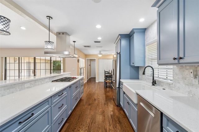 538 OLEANDER WAY S, St Petersburg, FL 33707