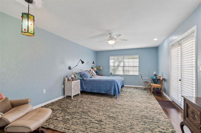 538 OLEANDER WAY S, St Petersburg, FL 33707