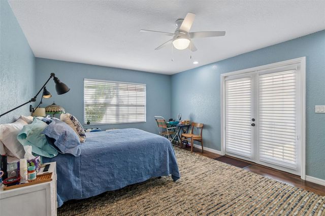 538 OLEANDER WAY S, St Petersburg, FL 33707