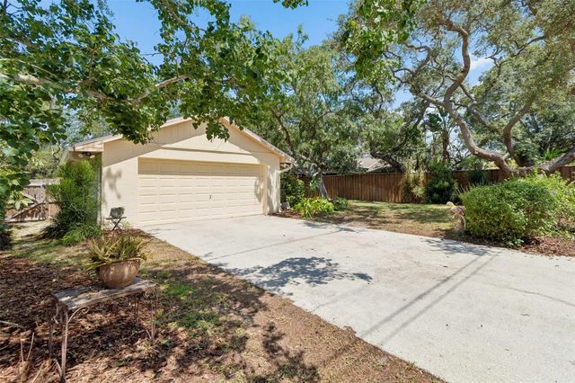 538 OLEANDER WAY S, St Petersburg, FL 33707