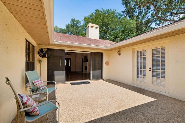 538 OLEANDER WAY S, St Petersburg, FL 33707