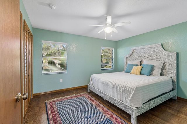 538 OLEANDER WAY S, St Petersburg, FL 33707