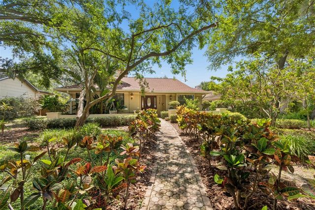 538 OLEANDER WAY S, St Petersburg, FL 33707