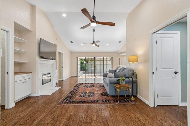538 OLEANDER WAY S, St Petersburg, FL 33707