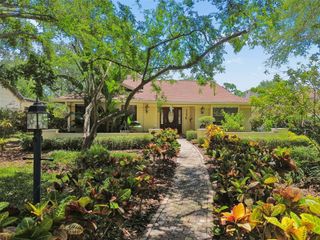 538 OLEANDER WAY S, St Petersburg, FL 33707