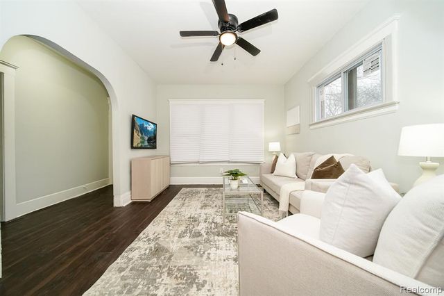 2016 W Grand Street, Detroit, MI 48238