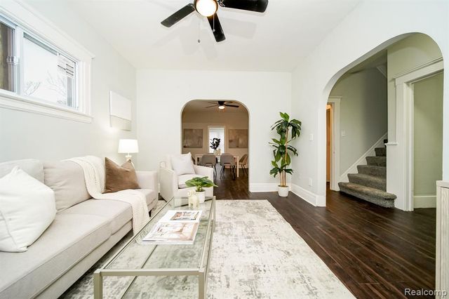 2016 W Grand Street, Detroit, MI 48238