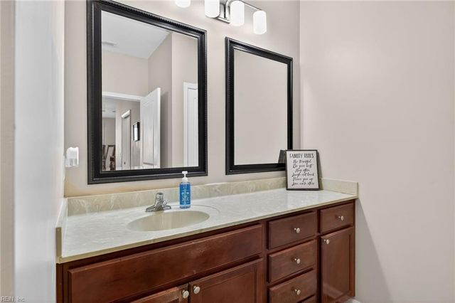 700 Lacy Oak DR, Chesapeake, VA 23320