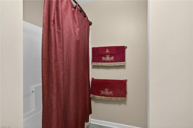 700 Lacy Oak DR, Chesapeake, VA 23320