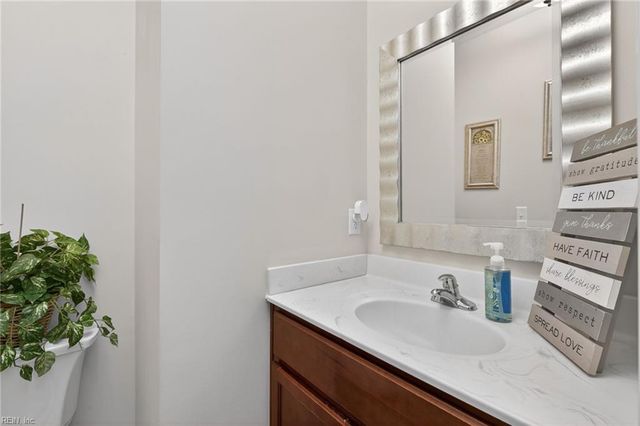 700 Lacy Oak DR, Chesapeake, VA 23320