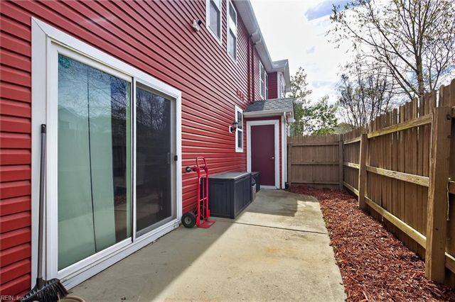 700 Lacy Oak DR, Chesapeake, VA 23320