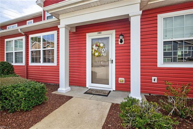 700 Lacy Oak DR, Chesapeake, VA 23320
