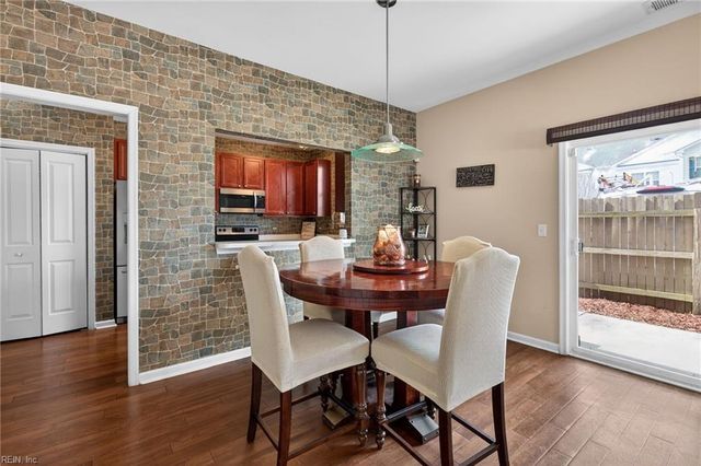 700 Lacy Oak DR, Chesapeake, VA 23320