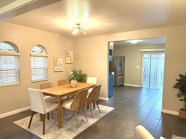 102 Antrim, San Antonio, TX 78218