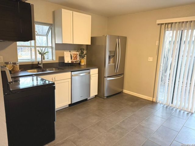 102 Antrim, San Antonio, TX 78218