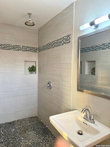 102 Antrim, San Antonio, TX 78218