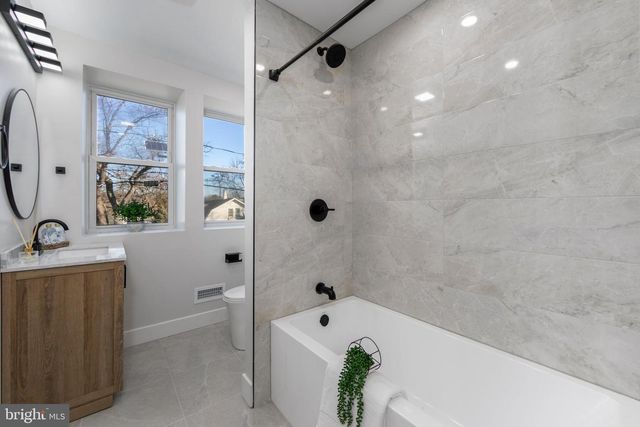 502 WESLEY AVE, National Park, NJ 08063