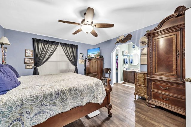 421 Waterway Lane, Fort Walton Beach, FL 32547