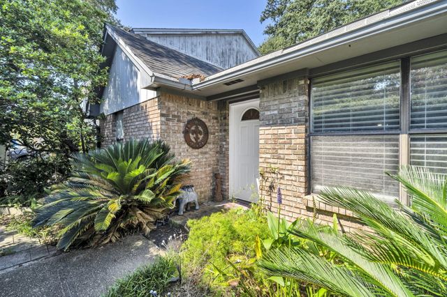 421 Waterway Lane, Fort Walton Beach, FL 32547