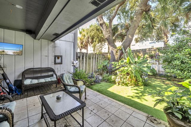 421 Waterway Lane, Fort Walton Beach, FL 32547