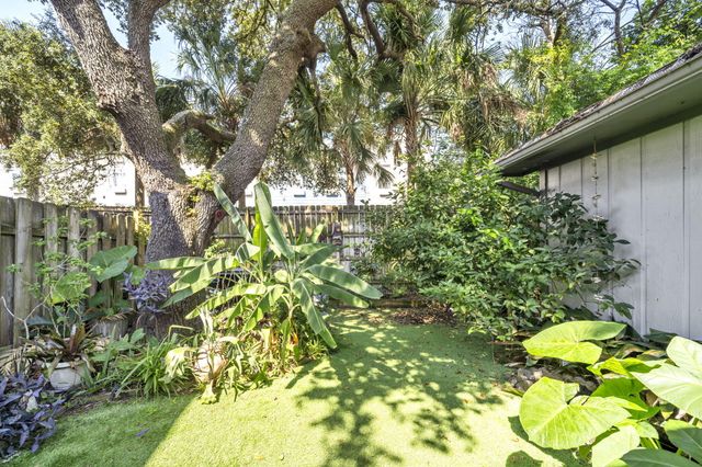 421 Waterway Lane, Fort Walton Beach, FL 32547