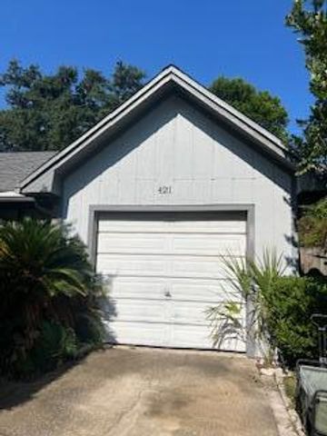 421 Waterway Lane, Fort Walton Beach, FL 32547