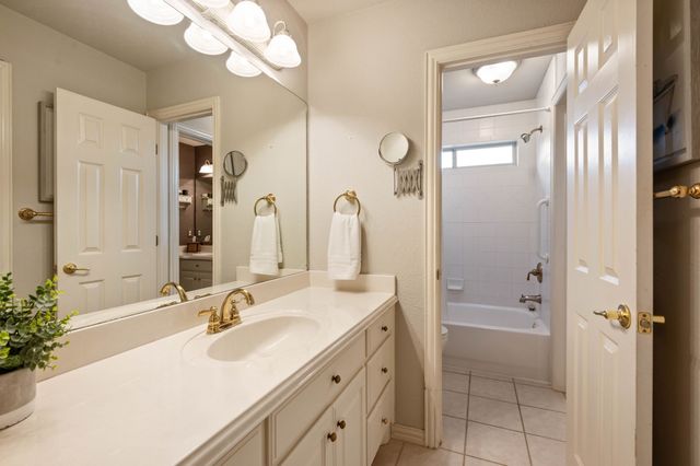 918 Amanda Drive, Mansfield, TX 76063
