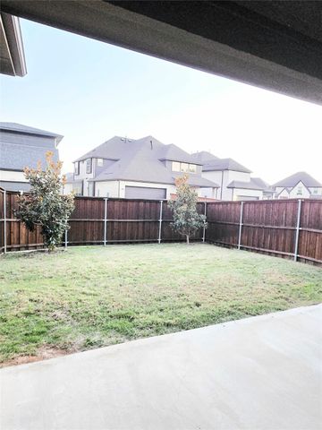 1832 Gresham Drive, Farmers Branch, TX 75234