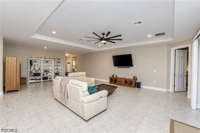 113 SW 33rd PL, Cape Coral, FL 33991