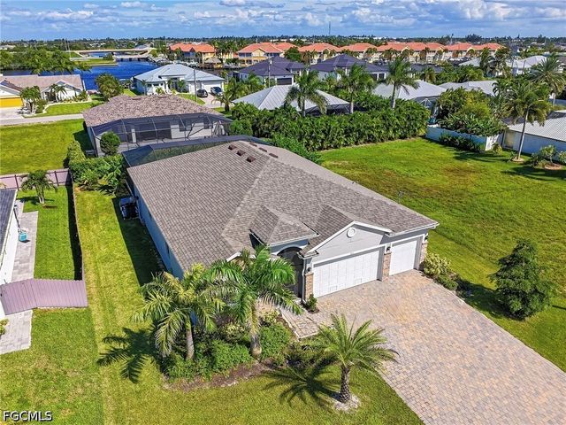 113 SW 33rd PL, Cape Coral, FL 33991