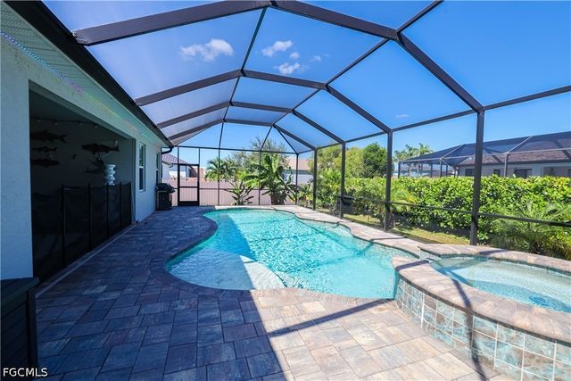 113 SW 33rd PL, Cape Coral, FL 33991