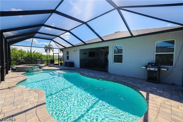 113 SW 33rd PL, Cape Coral, FL 33991