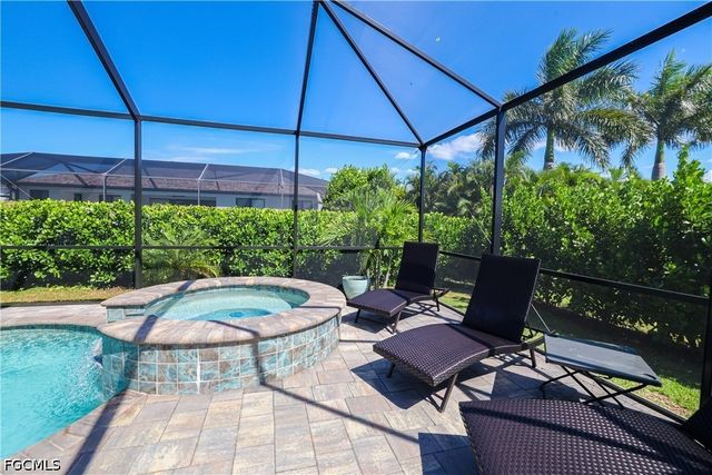 113 SW 33rd PL, Cape Coral, FL 33991