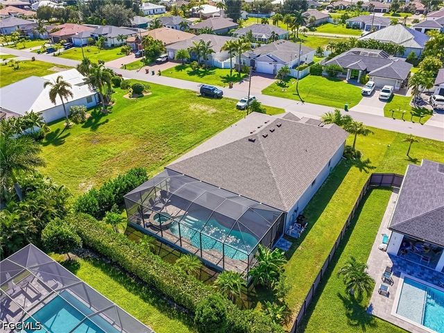 113 SW 33rd PL, Cape Coral, FL 33991