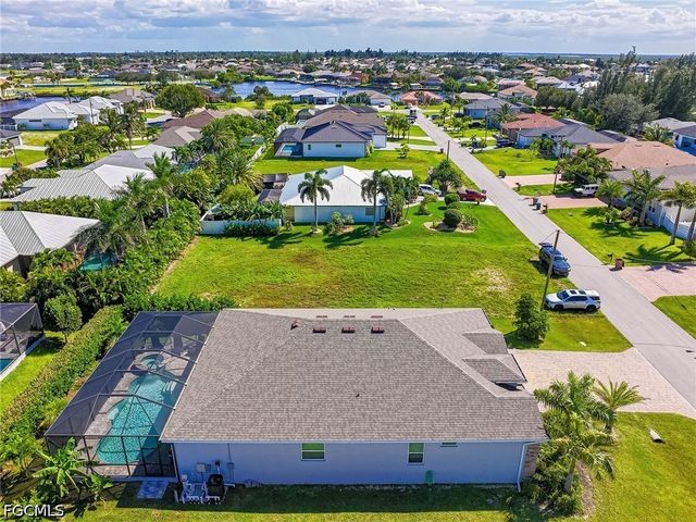 113 SW 33rd PL, Cape Coral, FL 33991