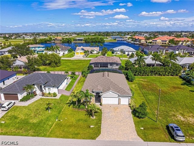 113 SW 33rd PL, Cape Coral, FL 33991