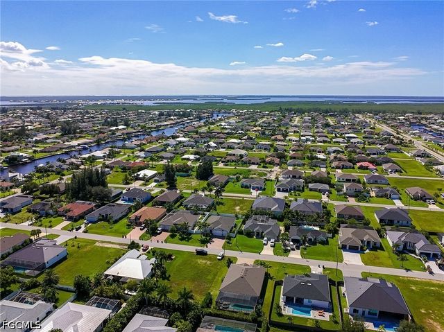113 SW 33rd PL, Cape Coral, FL 33991