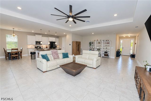 113 SW 33rd PL, Cape Coral, FL 33991
