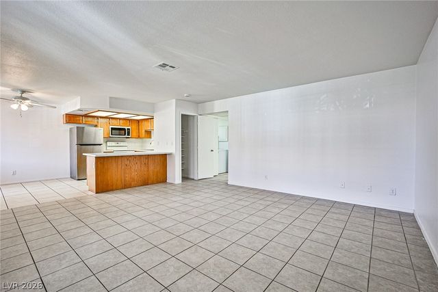 8410 Eldora Avenue 1020, Las Vegas, NV 89117