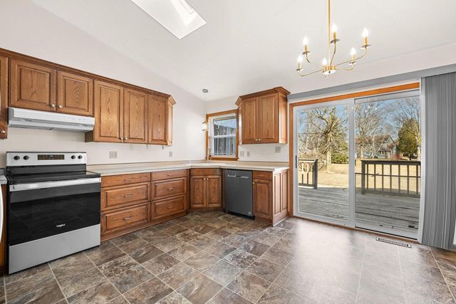 6814 Diane DRIVE, West Bend, WI 53090