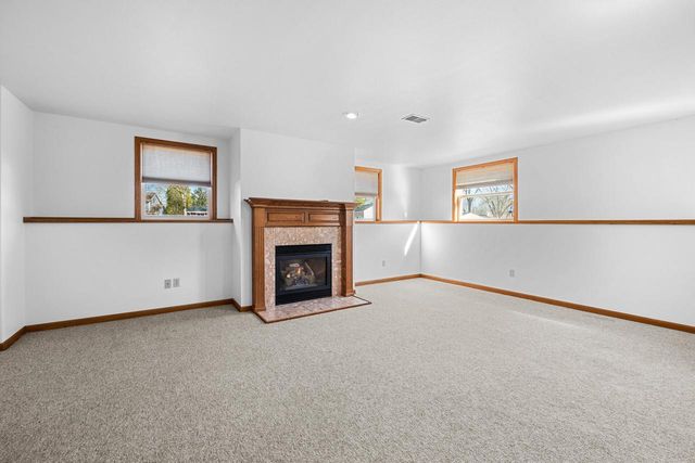 6814 Diane DRIVE, West Bend, WI 53090