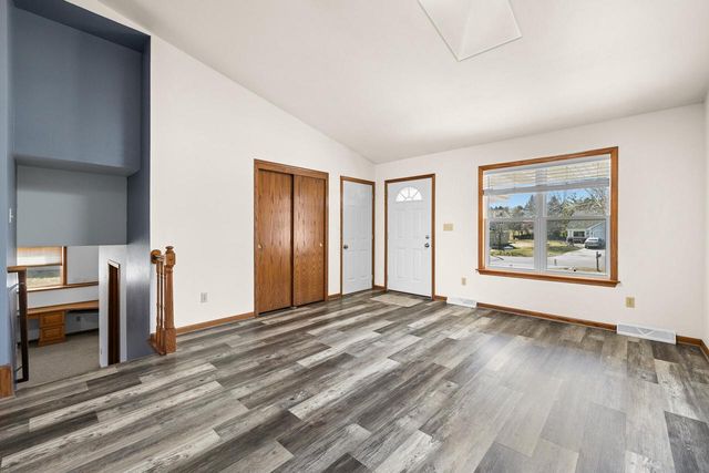 6814 Diane DRIVE, West Bend, WI 53090