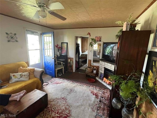 403 Lee Road, Follansbee, WV 26037