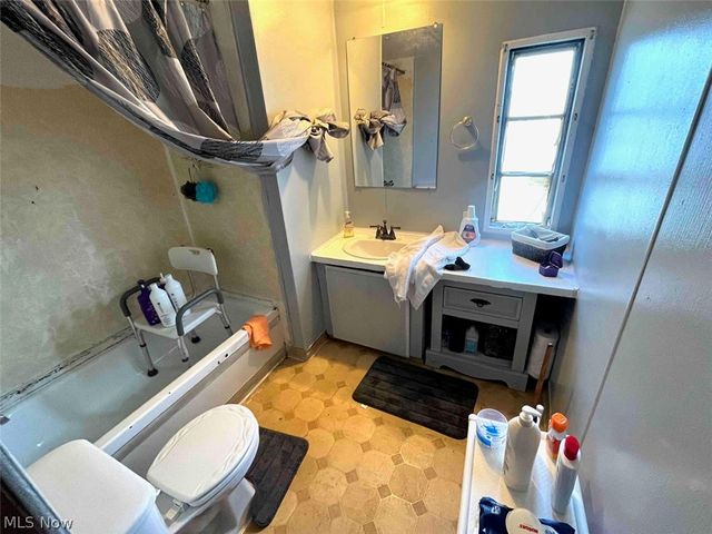 403 Lee Road, Follansbee, WV 26037