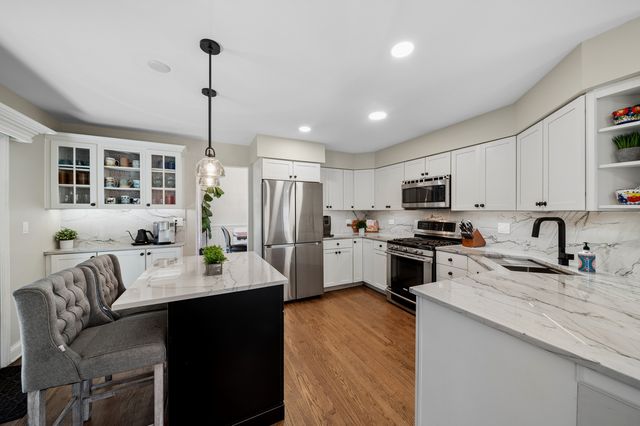 2110 Mulberry Drive, West Chicago, IL 60185